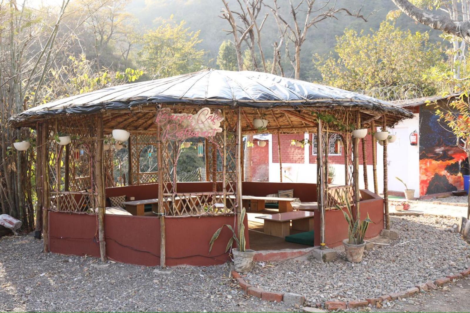 רישיקש The Roxxy Royal Resort מראה חיצוני תמונה